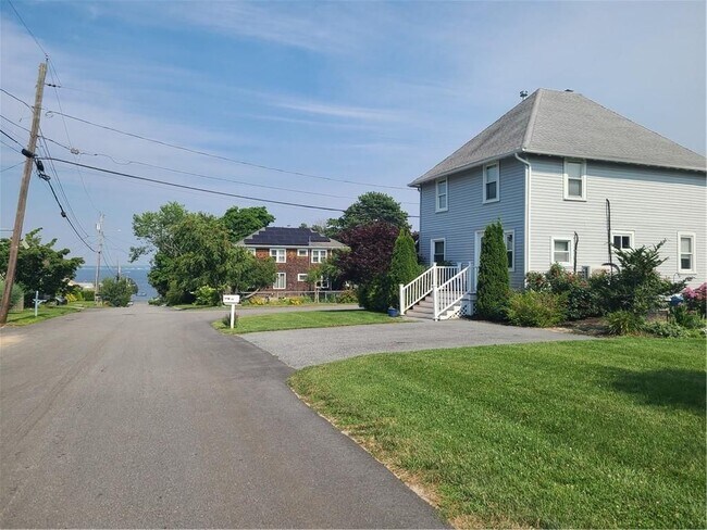 98 Alden Ave