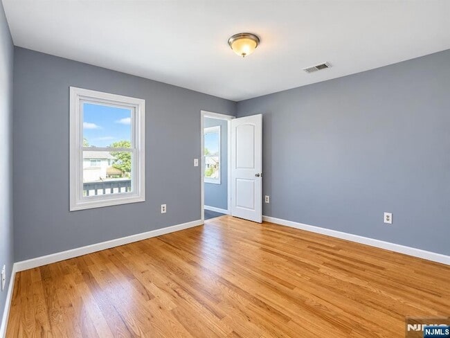 328 John St
