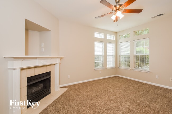 Photo - 302 Pinehurst Way