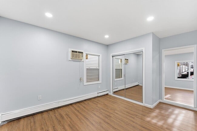 Photo - 16 W 10th St Unidad 1