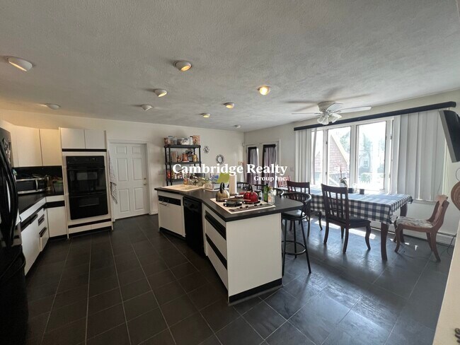 Photo - 32 Winchester St Unit 1