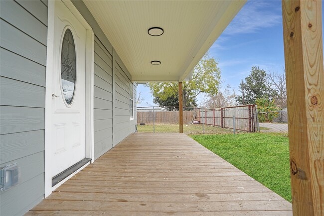 Photo - 8505 Denby St