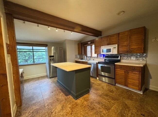 Photo - 13 Wawecus Hill Rd