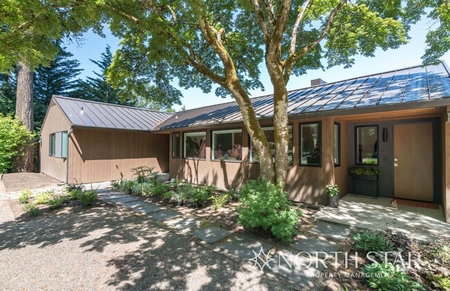 Photo - Perfectly located Lake Oswego Mid-century Modern Home with Lake Rights