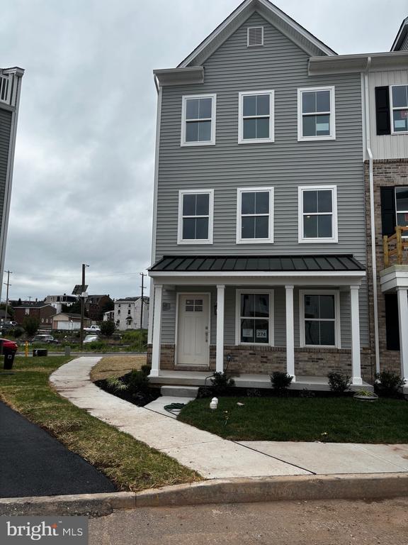 Photo - 63 E Front St Townhome