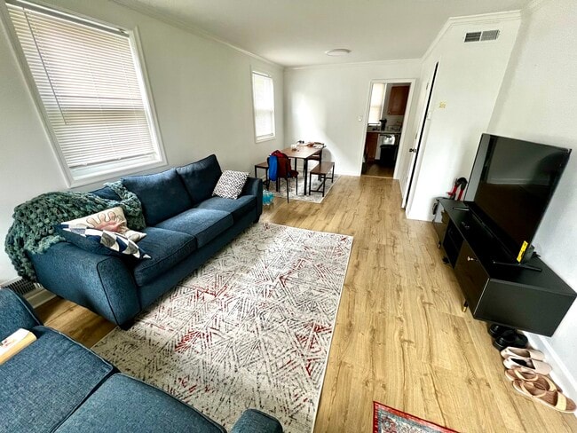 Photo - 129 W Reed Ave