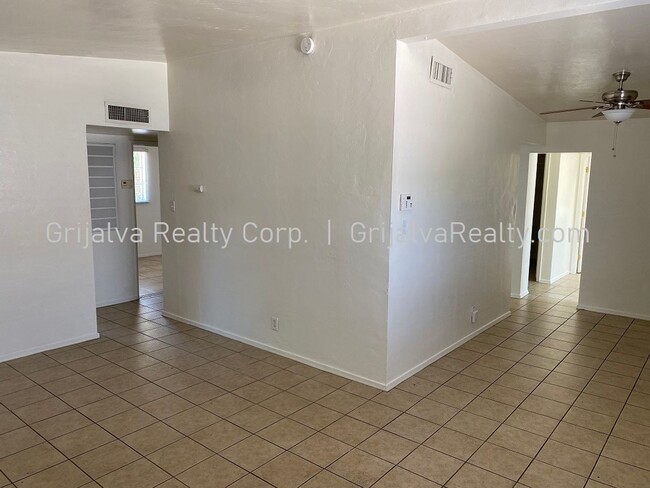 Photo - 1415 E Elm St Unit 01