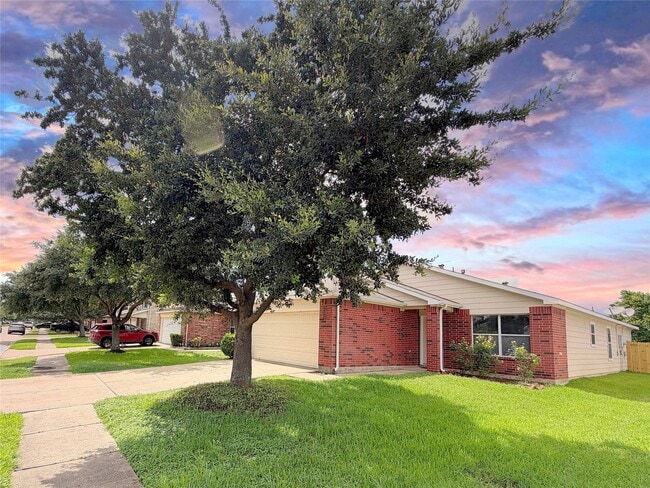 Building Photo - 24522 Lakecrest Village Dr