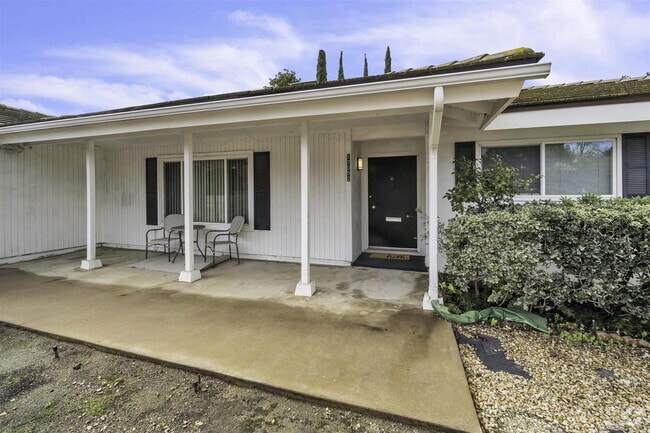 Building Photo - FULLY FURNISHED Mid-Century Modern 3 Bed R... Rental