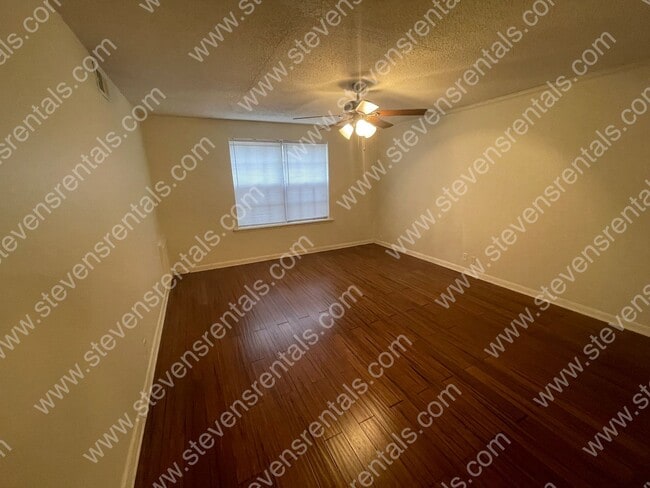 Photo - 441 Harding Pl