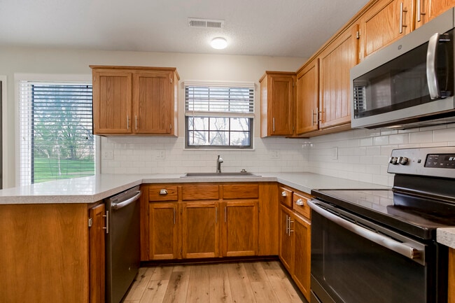 Photo - 12 Wallingford Dr