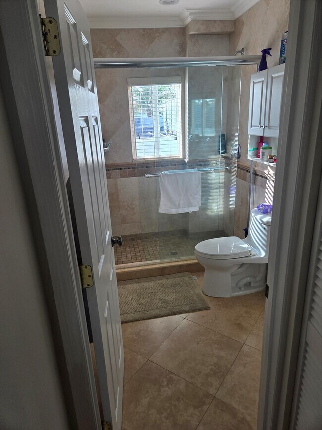 Photo - 106 Commercial Blvd Unit up