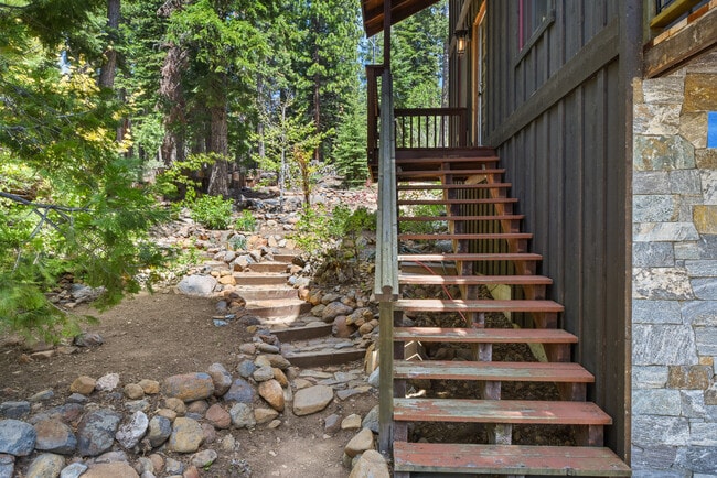 Photo - 1325 Canterbury Dr