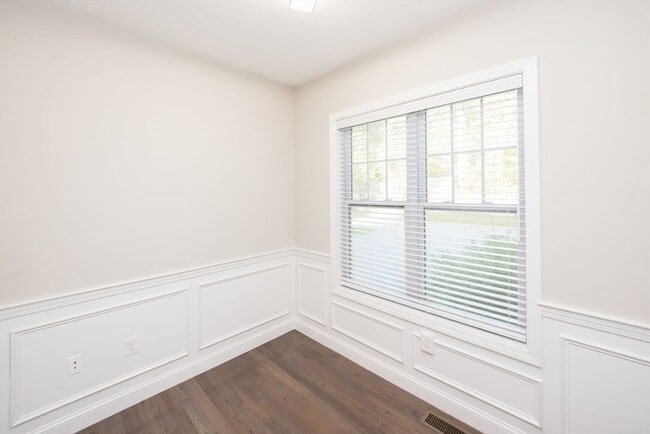 Photo - 22 Beacon St