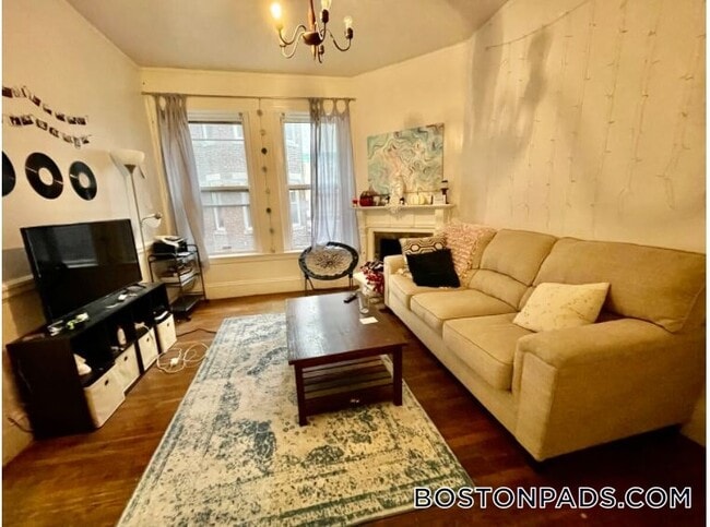 Photo - 73 Westland Ave Unidad 3