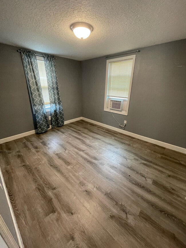 Photo - 1020 W Portage St
