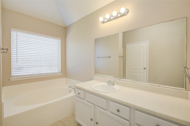 Photo - 17231 Hollow Sands Ct