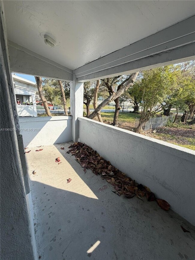 Photo - 140 NW 13th St Unidad 154