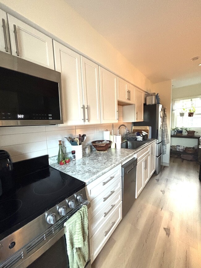 Photo - 38 Ladds Ln Unit 4