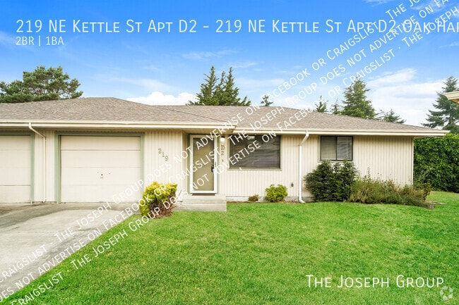 Building Photo - 219 NE Kettle St Unit 219 NE Kettle St Apt D2 Oak Harbor