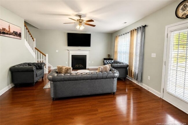 Photo - 3541 Castlefield Ln