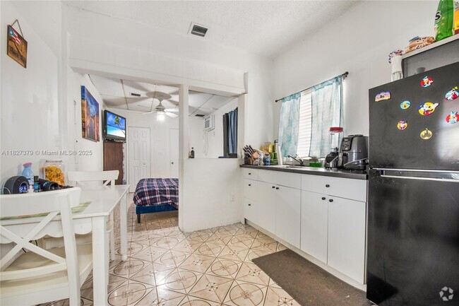 Building Photo - 4521 SW 5th Terrace Rental