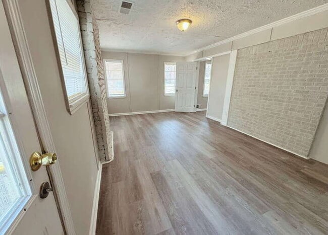 Photo - 2069 County Line Rd SW