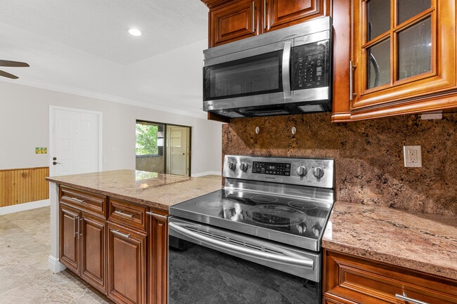 Photo - 111 Lake Ave Unidad 8