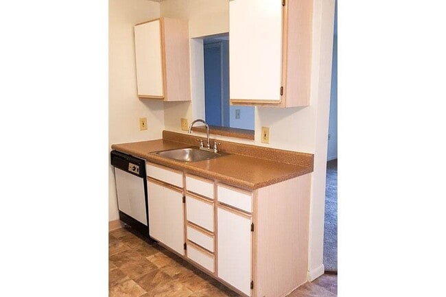 Photo - TIMBER RIDGE APARTMENTS