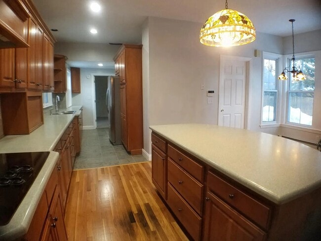Kitchen - 27 Hayden Rowe St Unit 1