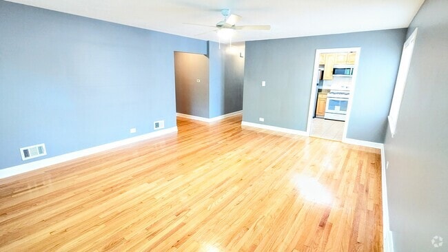 Building Photo - 2115 W Granville Ave Unit 2 Rental
