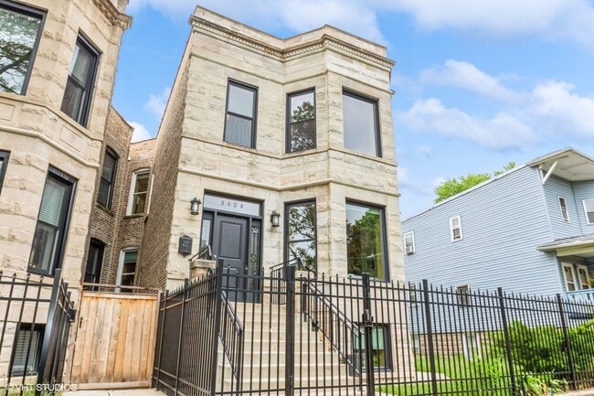 Building Photo - 3428 W Belden Ave Unit 1 Rental