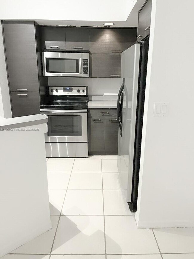 Building Photo - 3340 Pinewalk Dr N Unit 1524 Rental