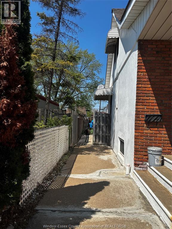 Photo - 542 Charles St