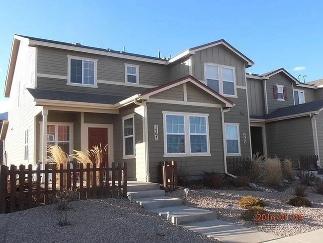 Building Photo - Two Story Town Home in Gold Hill Mesa