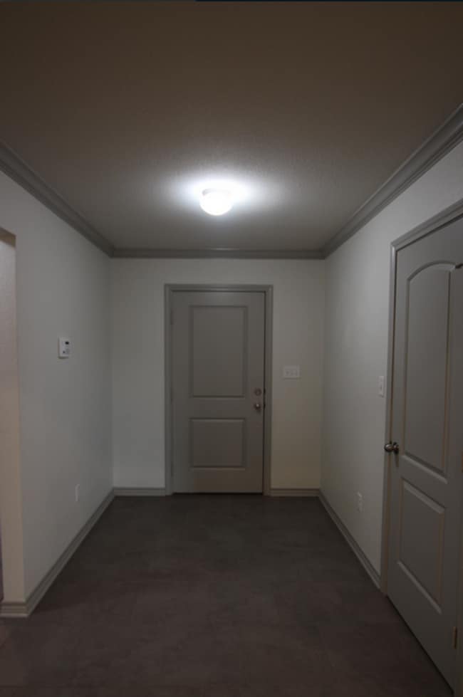 Photo - Beautiful 3 Bedroom 2 Bathroom Townhouse i...