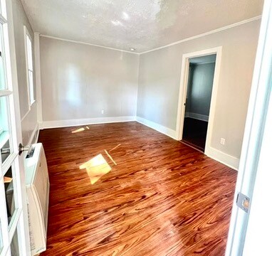 Living Room - 5 Chapel St