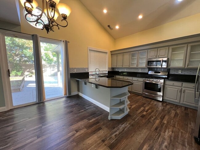 Photo - 4216 Heritage Ct