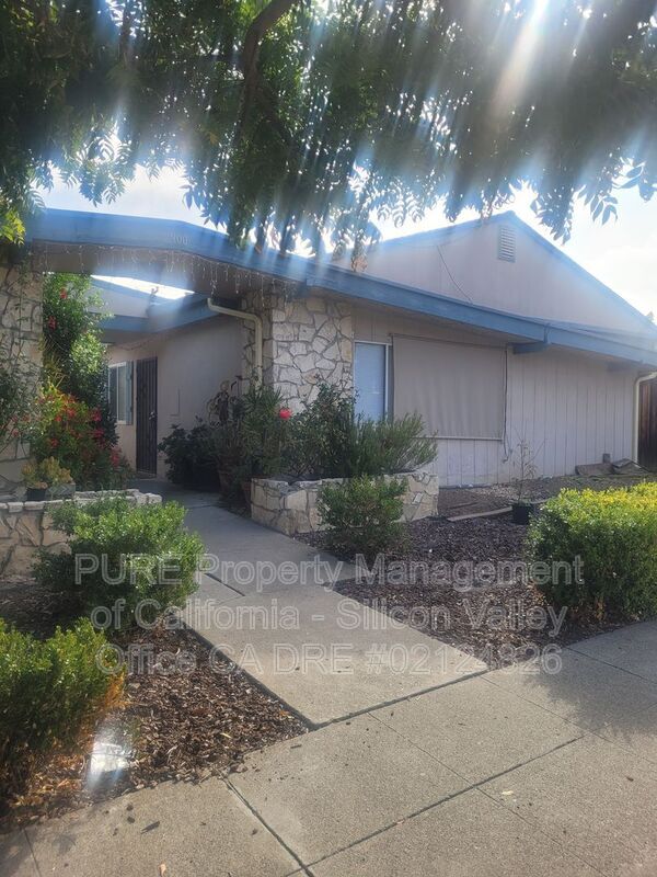 Photo - 900 Sobrato Dr