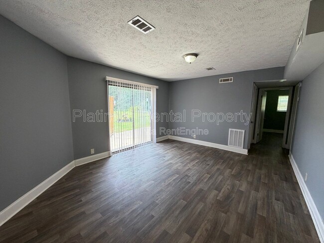 Photo - 1512 Waverly Way Unit D-2