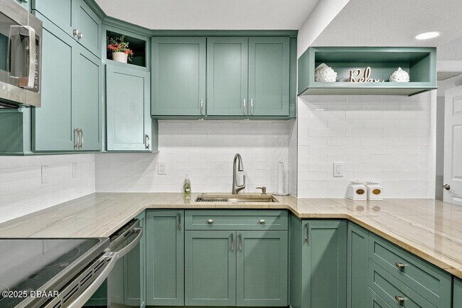 Photo - 3051 S Atlantic Ave Unidad 1005