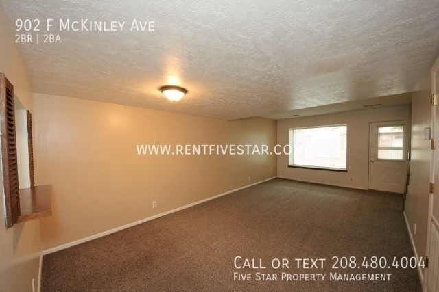 Photo - 902 F McKinley Ave-