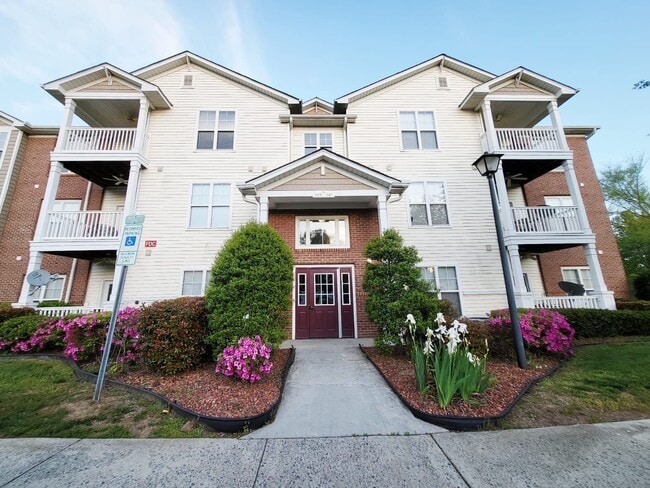 Building Photo - 339 Westbend Dr