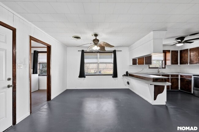 Photo - 251 School Rd