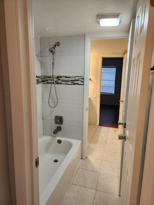 Photo - 11710 Southlake Dr Unit 6