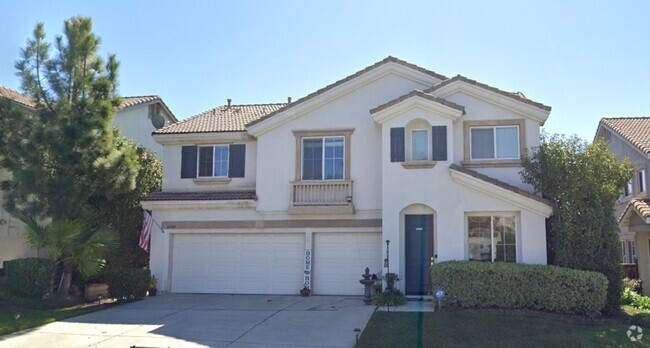 Building Photo - 5 bed, 3 bath available May 5th! Rental