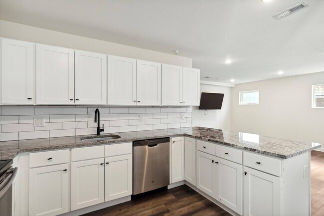 Photo - 1330 N 15th St Unit B2