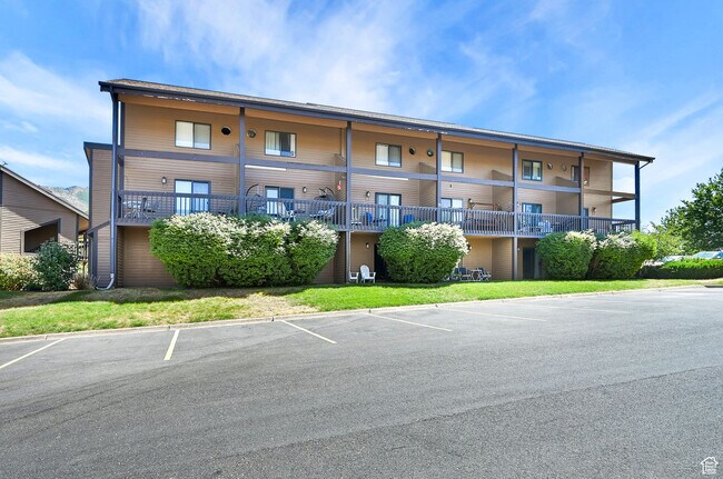 Photo - 3615 N Wolf Ldg Dr