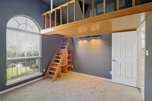 Photo - 3928 Overlake Dr