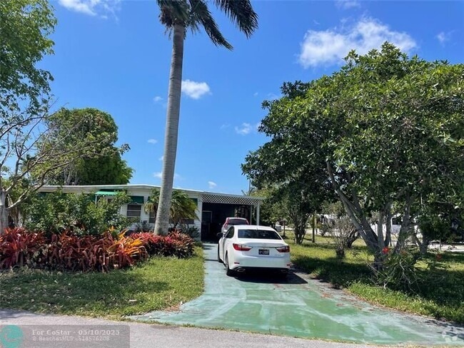 Building Photo - 5600 Lagoon Dr Rental